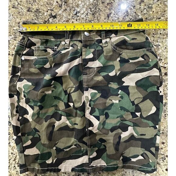 Venus Denim Army Military Mini Green Camo Cargo Skirt with 5 Pockets - Size 2 - Picture 8 of 14